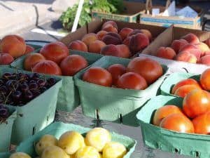 fruit-picking-in-kelowna 